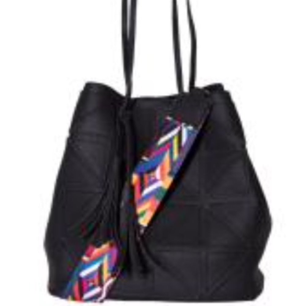 Bucket Bag - Picture 2 of 5